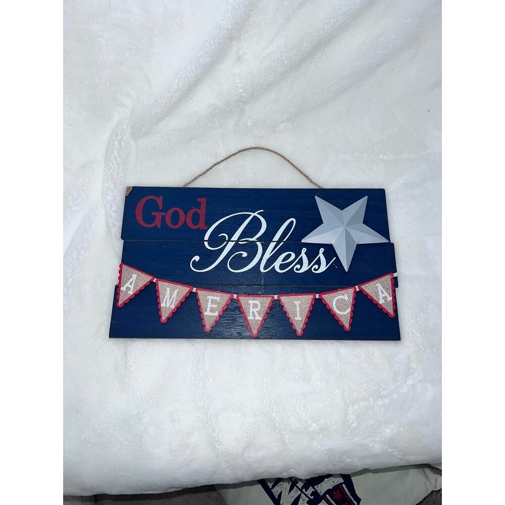 Patriotic Stars & Stripes Hanging Wall Sign Multicolor